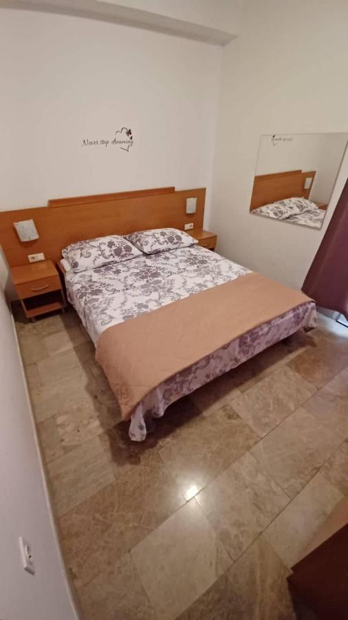 Apartments Senka Orebić Extérieur photo